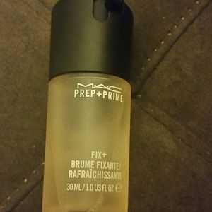 MAC coconut prep + prime fix facial spray